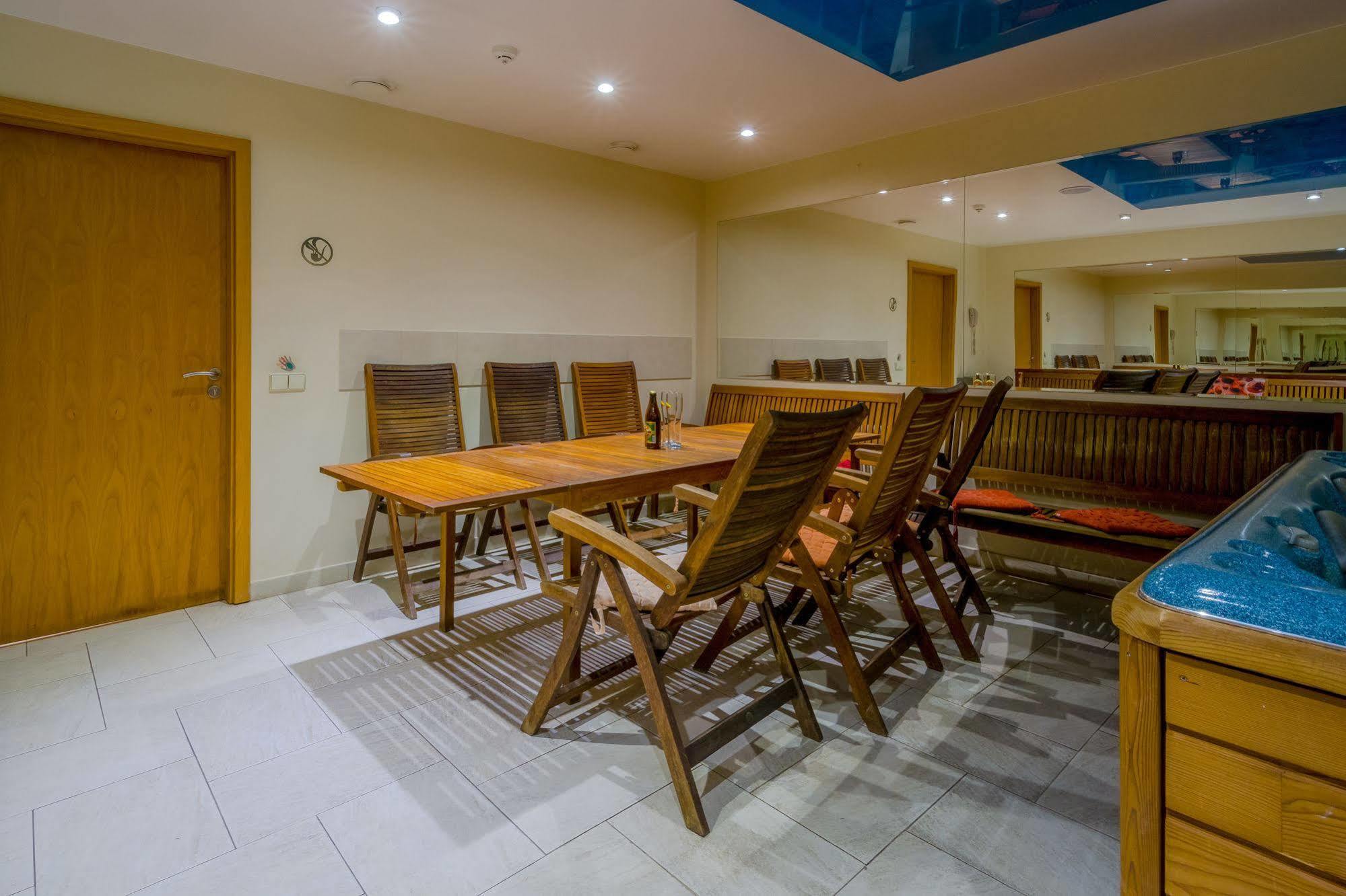 Kolumbs Hotel 4*